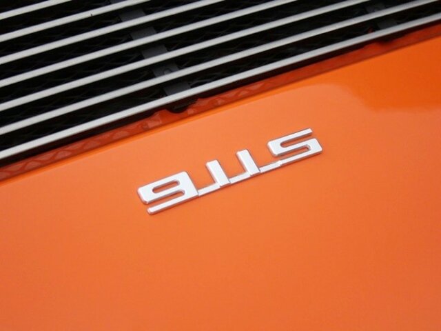 PORSCHE 911