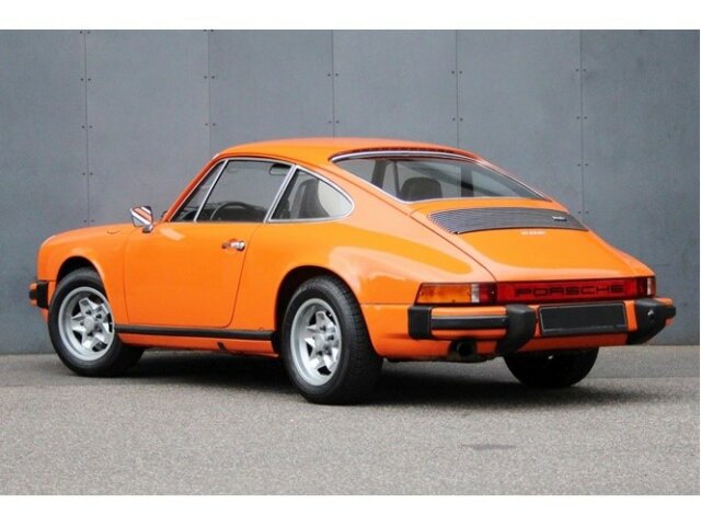 PORSCHE 911