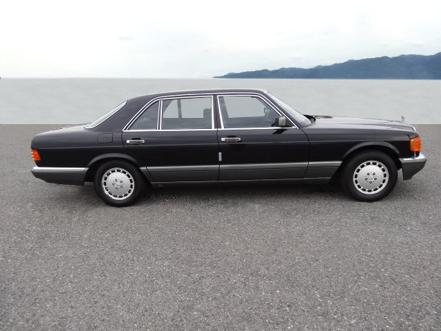 Mercedes-Benz560