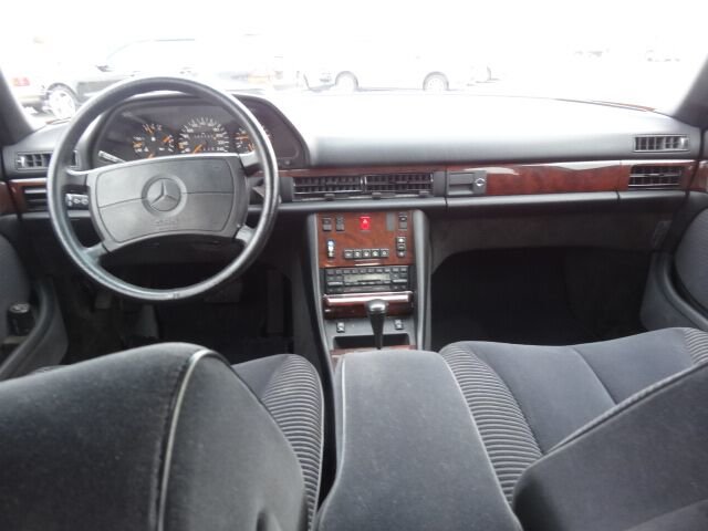 MERCEDES-BENZ 560