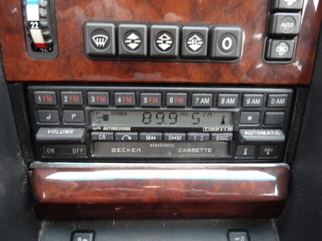 MERCEDES-BENZ 560