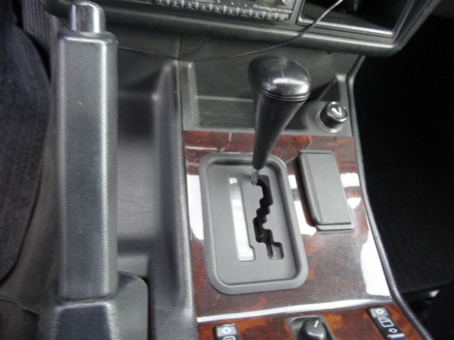MERCEDES-BENZ G 320
