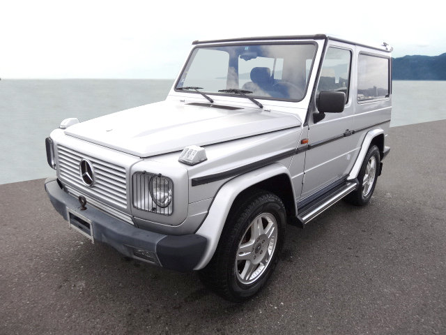 MERCEDES-BENZ G 320
