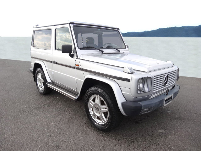 MERCEDES-BENZ G 320