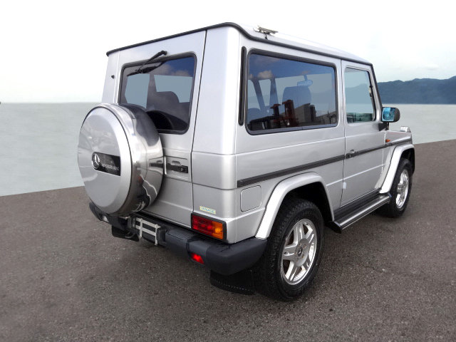 MERCEDES-BENZ G 320