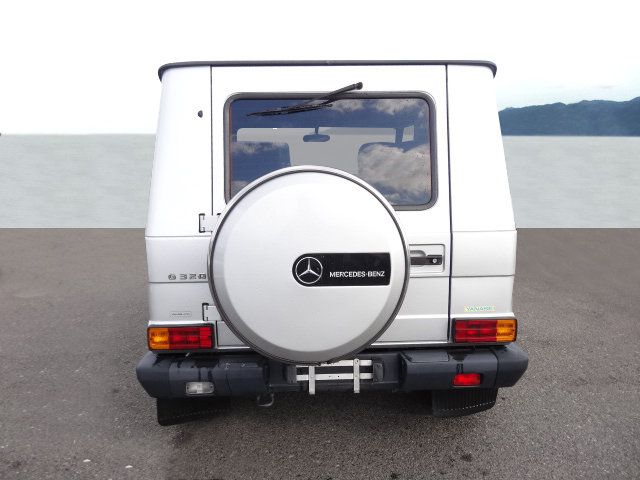 MERCEDES-BENZ G 320