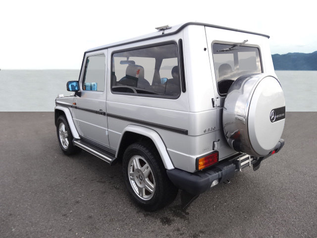 MERCEDES-BENZ G 320