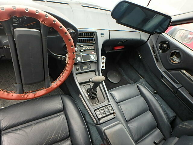 PORSCHE 928