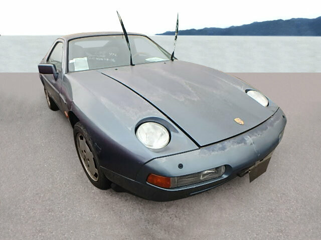 PORSCHE 928