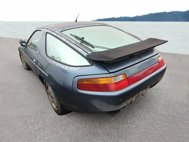 PORSCHE 928
