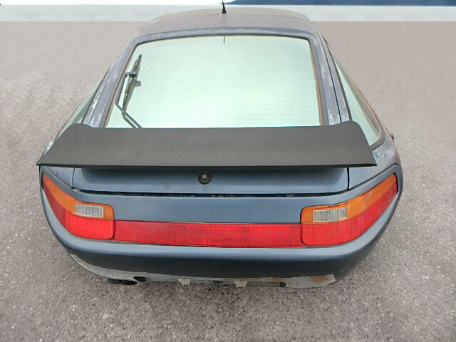 PORSCHE 928