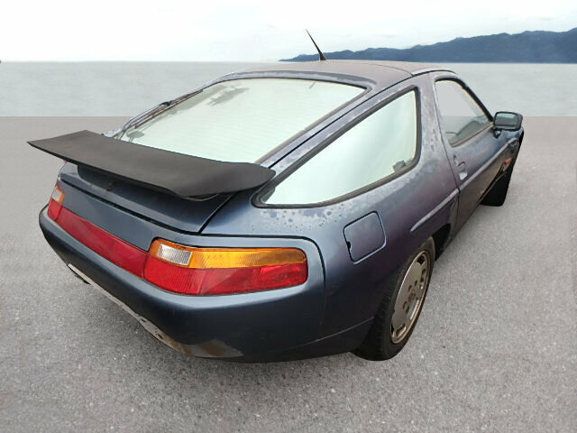 PORSCHE 928
