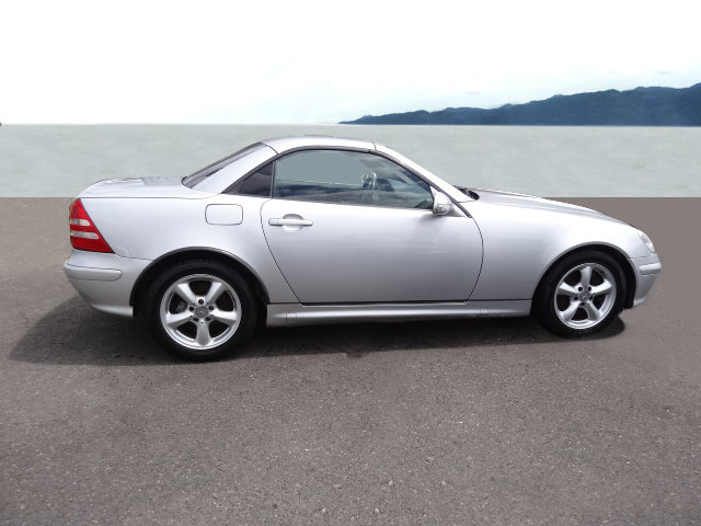Mercedes-BenzSLK 320