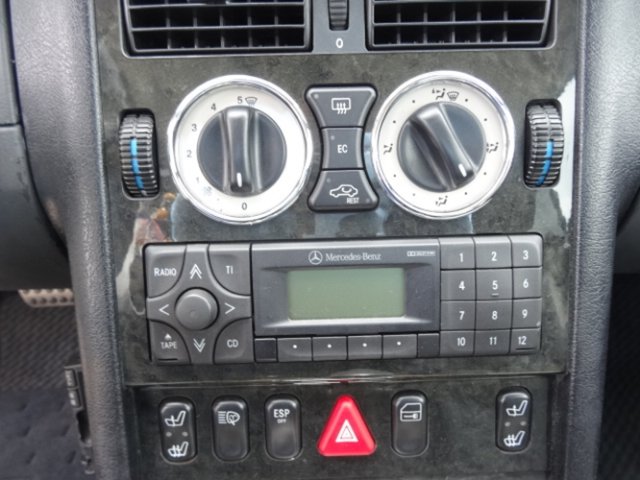 MERCEDES-BENZ SLK 320