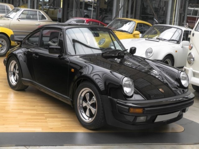 Porsche930