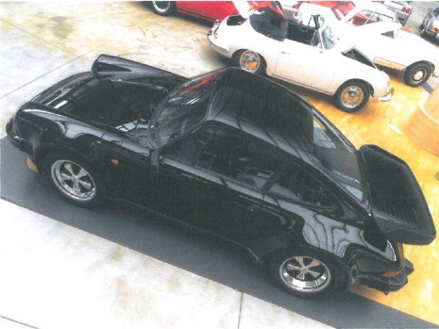PORSCHE 930