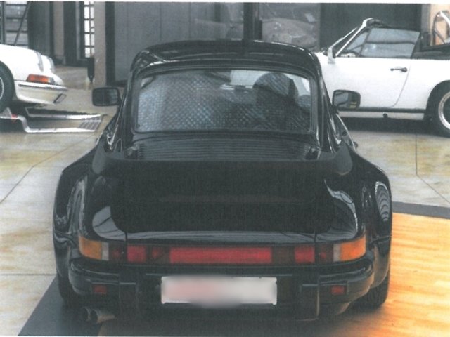 PORSCHE 930