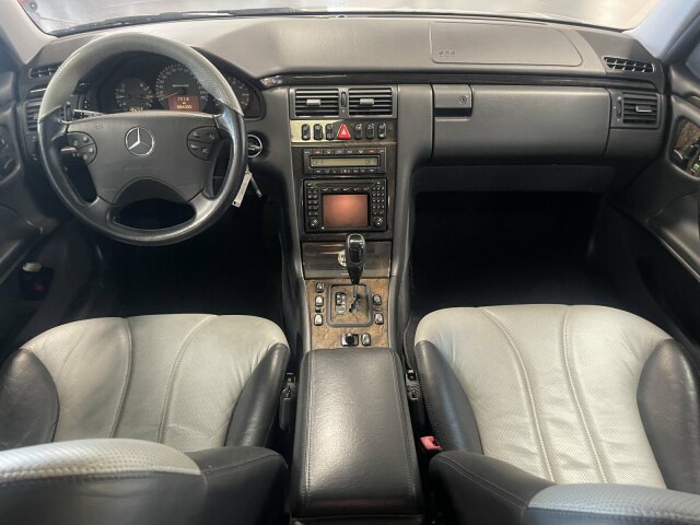 MERCEDES-BENZ E 55 AMG