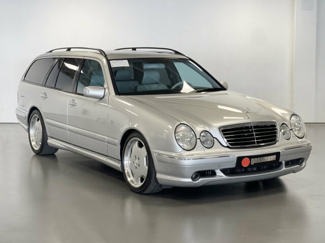 MERCEDES-BENZ E 55 AMG