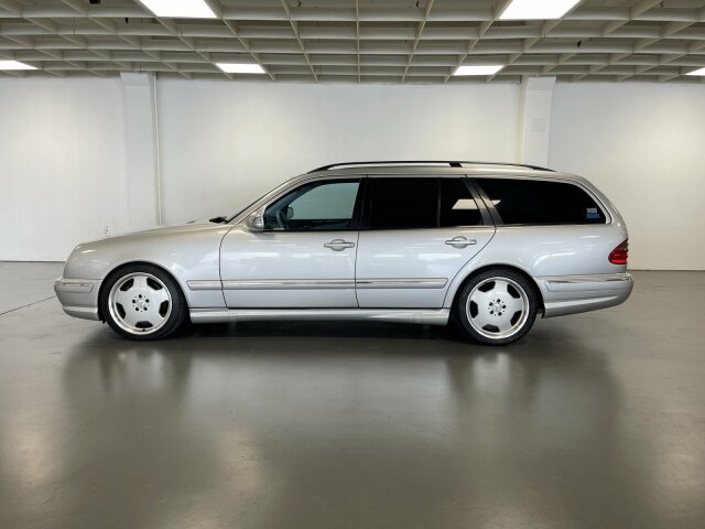MERCEDES-BENZ E 55 AMG