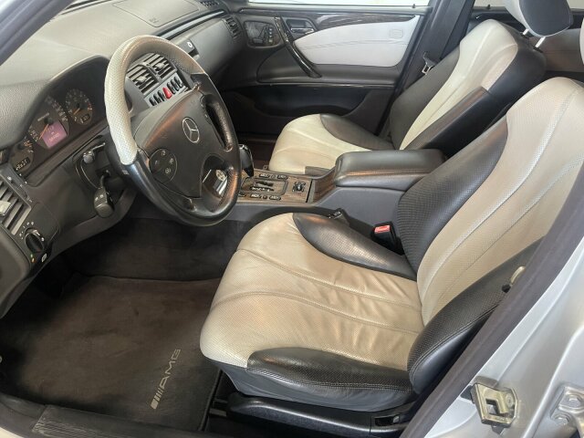 MERCEDES-BENZ E 55 AMG