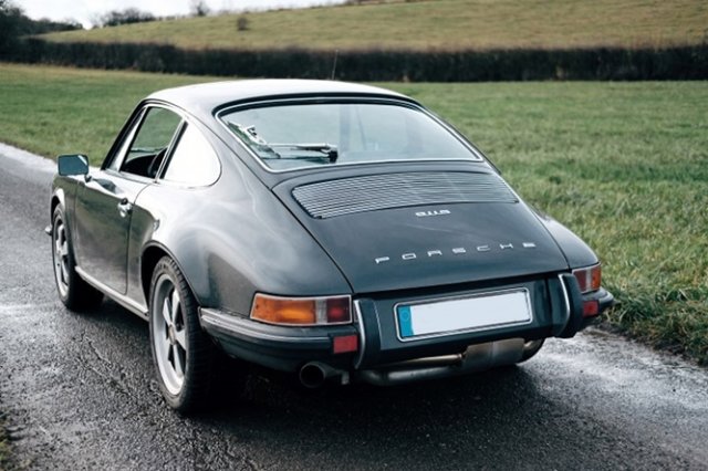 PORSCHE 964