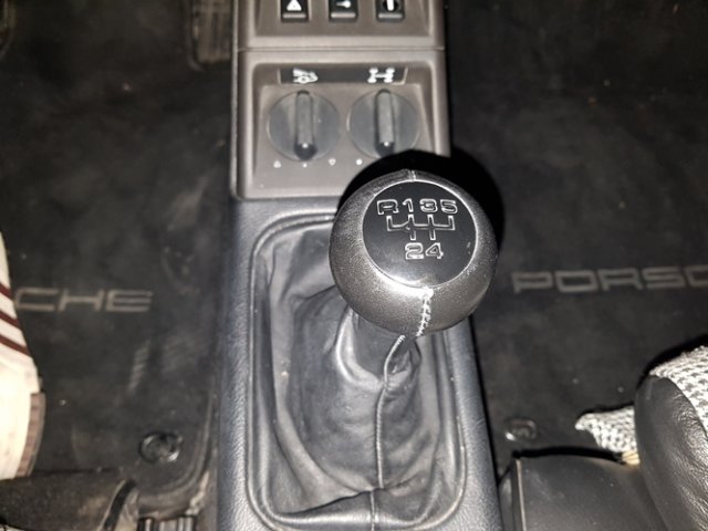 PORSCHE 964