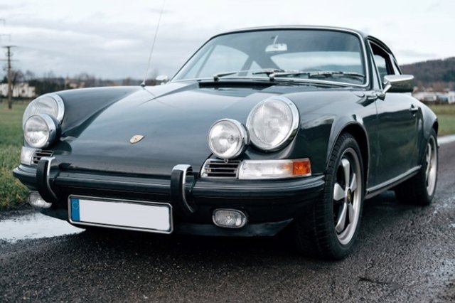 PORSCHE 964