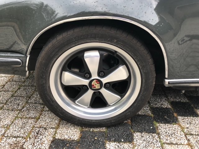 PORSCHE 964