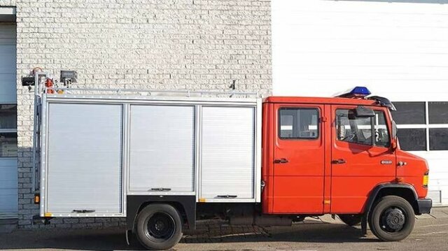 DAIMLER-BENZ -