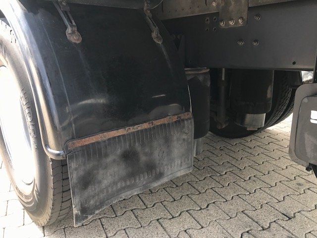 VOLVO (S) FL