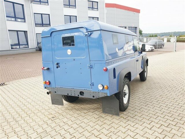 LAND ROVER (GB) Defender