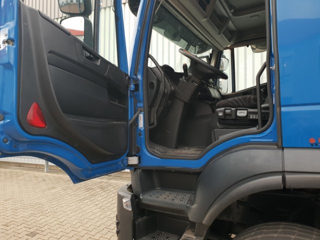 IVECO-MAGIRUS Trakker