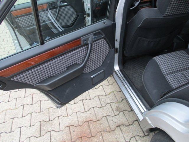 MERCEDES-BENZ 300