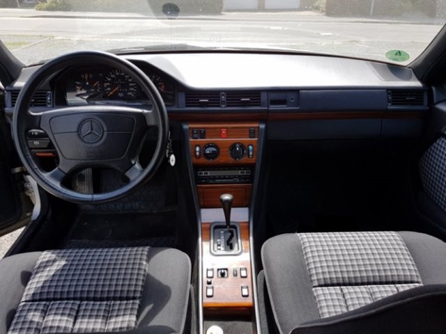 MERCEDES-BENZ 300