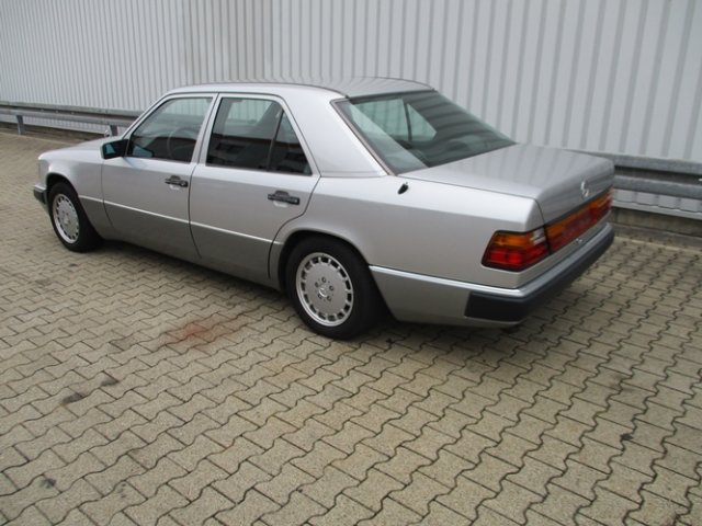 MERCEDES-BENZ 300