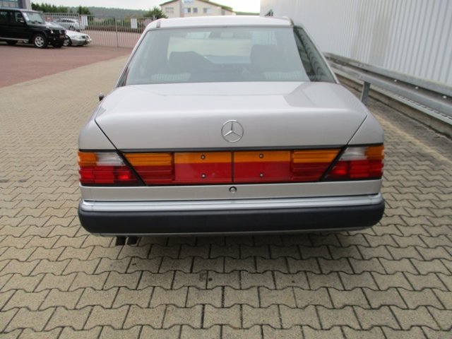 MERCEDES-BENZ 300