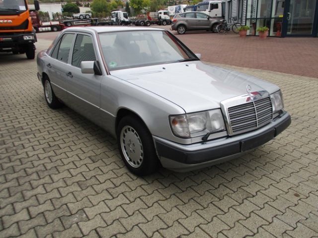 MERCEDES-BENZ 300