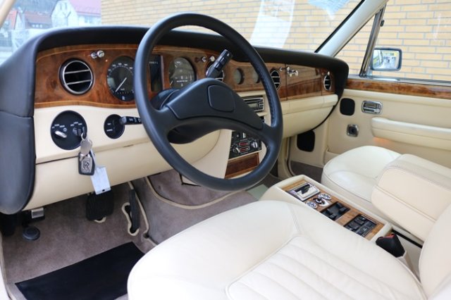 ROLLS-ROYCE (GB) Silver Spirit
