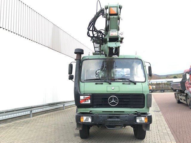 DAIMLER-BENZ -