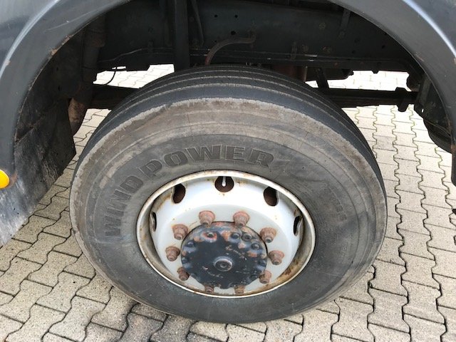 DAIMLER-BENZ -