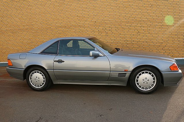 Mercedes-BenzSL 500