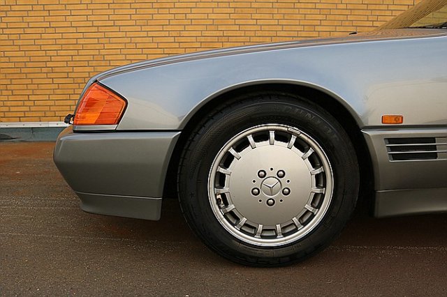 MERCEDES-BENZ SL 500