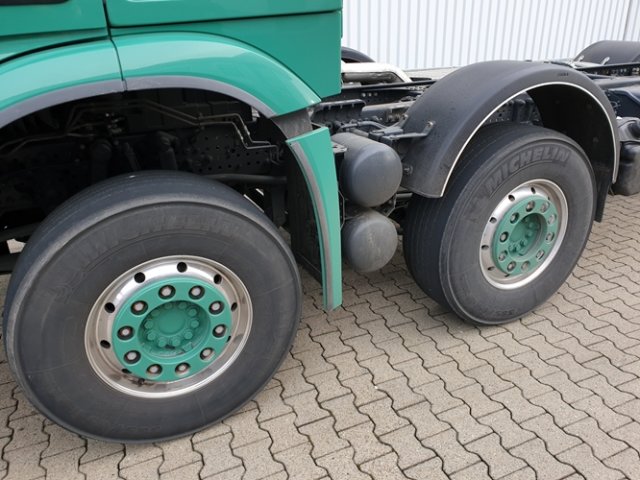 DAIMLER-BENZ Arocs