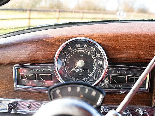 MERCEDES-BENZ 300