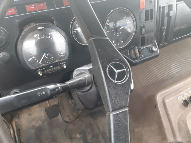 MERCEDES-BENZ SK