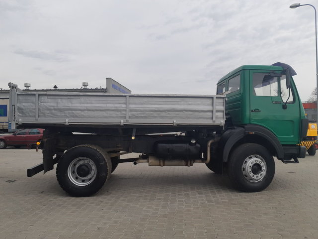 MERCEDES-BENZ SK