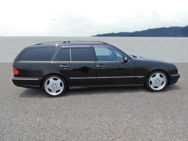 Mercedes-BenzE 55 AMG