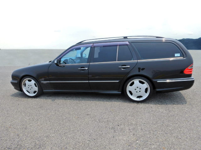 MERCEDES-BENZ E 55 AMG