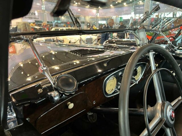MERCEDES-BENZ -